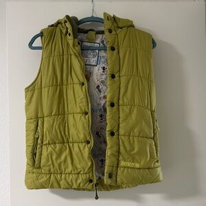 Burton best size small with a removable hood